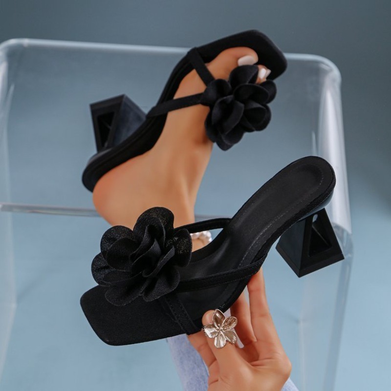 Summer Clothing Styles - 여성용 3D 꽃 장식 샌들 삼각형